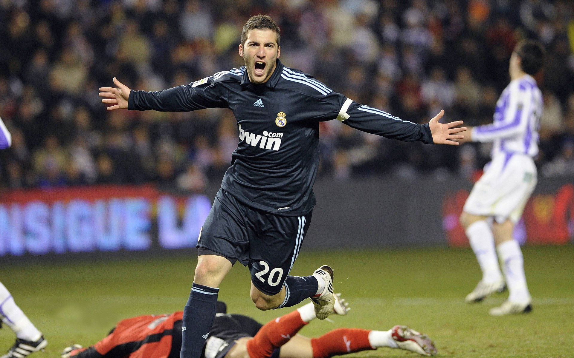 “西甲强强对决，豪门血拼冠军梦”，西甲豪门有哪些