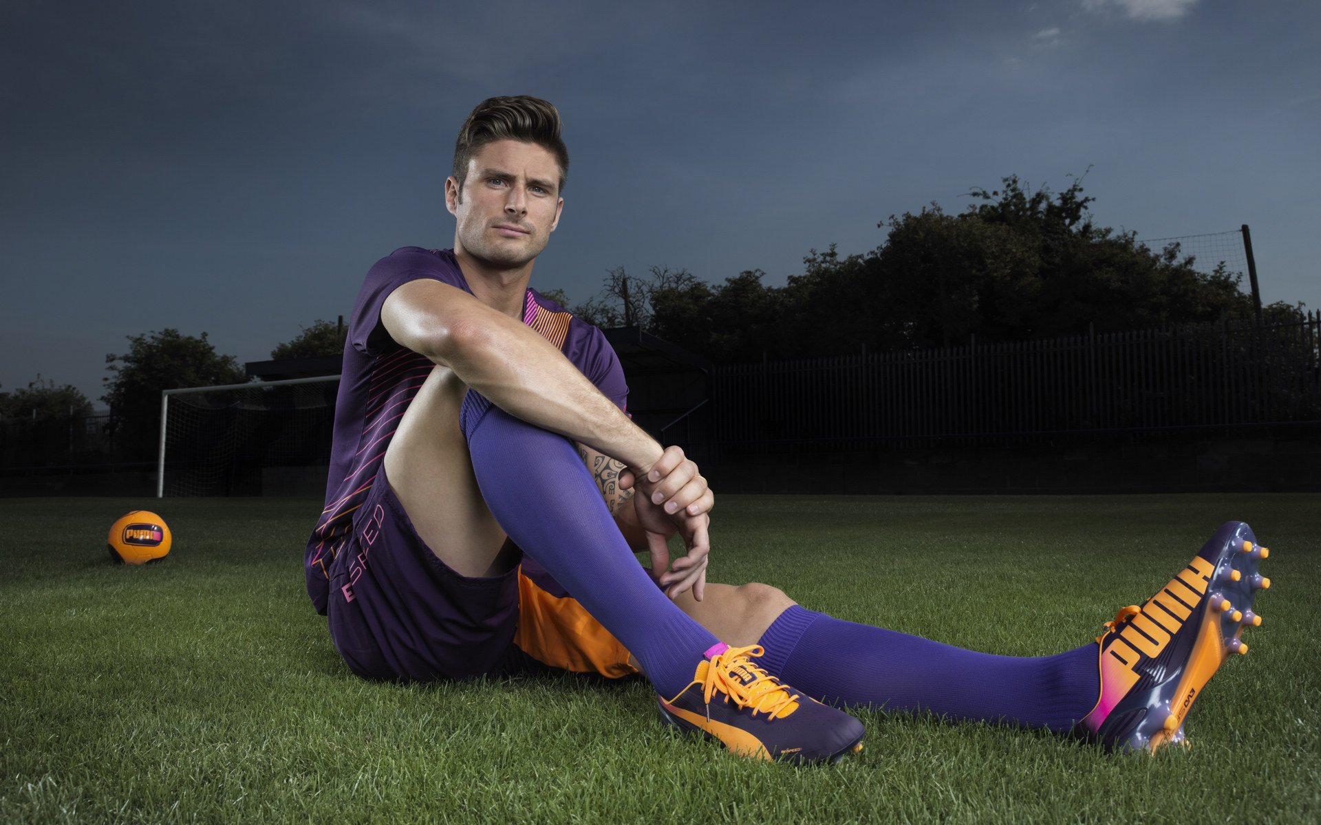 川崎前锋队长续约成功,川崎前锋队标